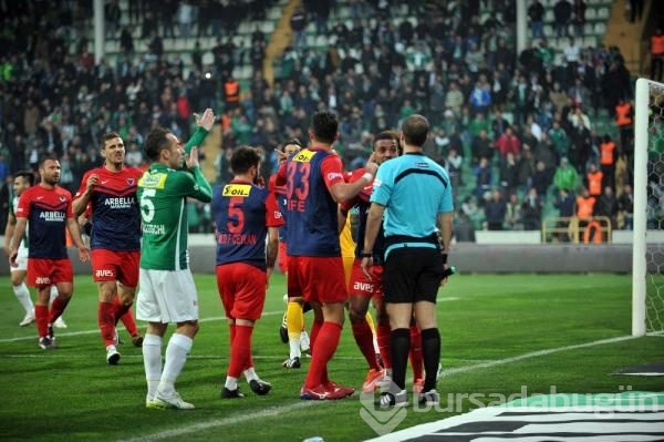 Timsah 10 kişiyle destan yazdı!