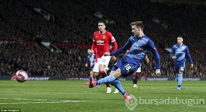 ManU Arsenal'a boyun eğdi!