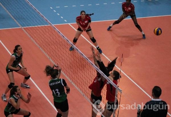 Bursa Büyükşehir voleybolda tarih yazdı!