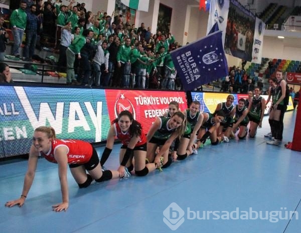 Bursa Büyükşehir voleybolda tarih yazdı!