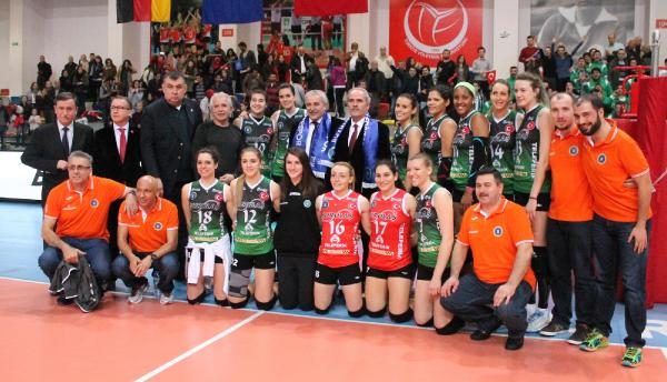 Bursa Büyükşehir voleybolda tarih yazdı!