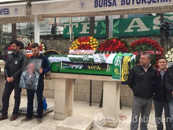 Fehmizat Bayraktar'ı son yolculuğuna uğurladık
