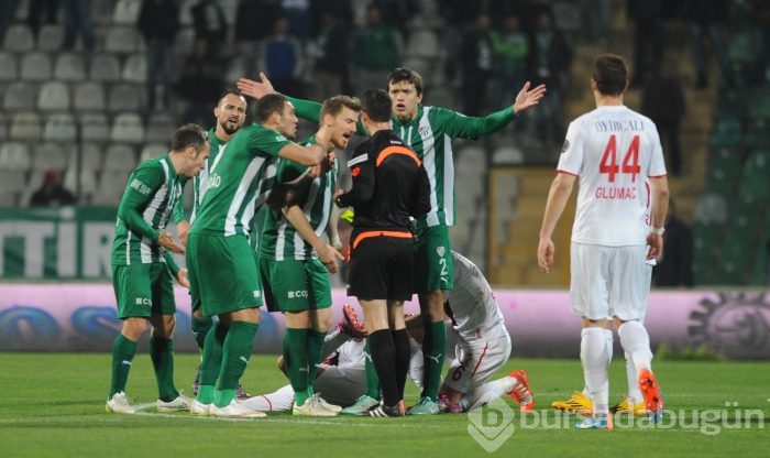 Timsah Balıkesir'e acımadı!