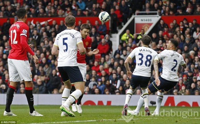 ManU Tottenham'ı rahat geçti