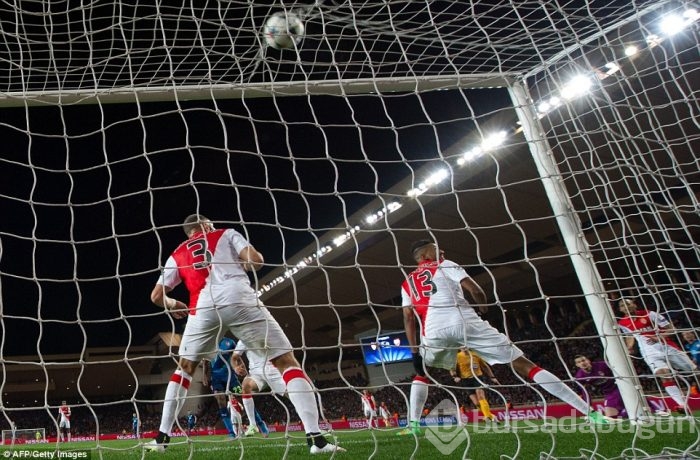 Arsenal'a Fransa'da 2 gol yetmedi!