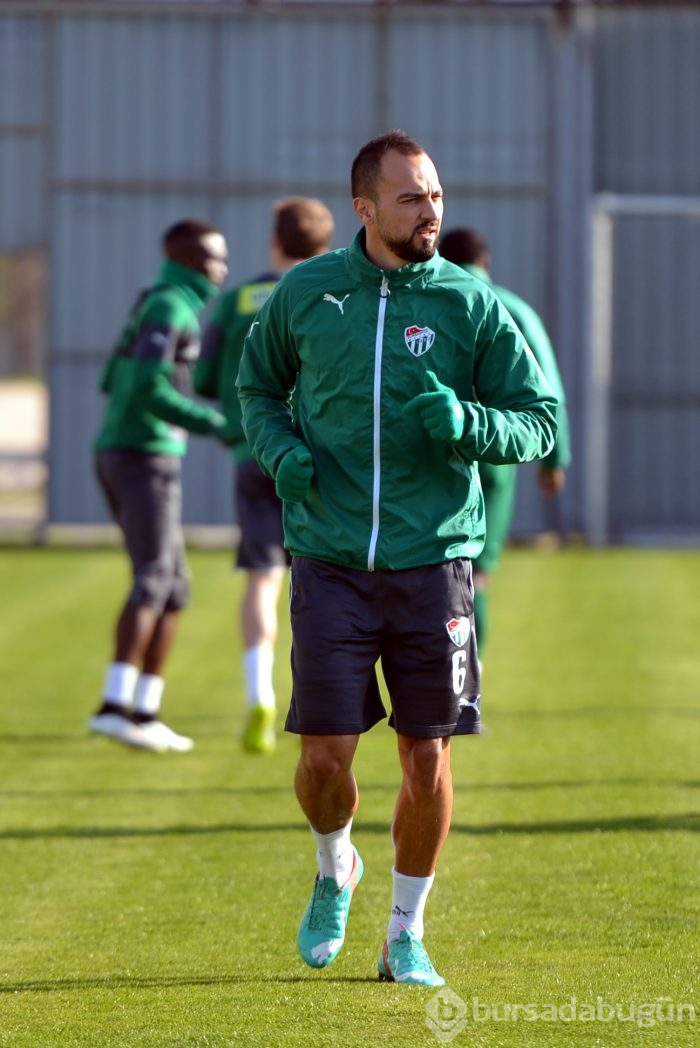 Bursasporlu futbolcular Çanakkale şehitlerini andı!