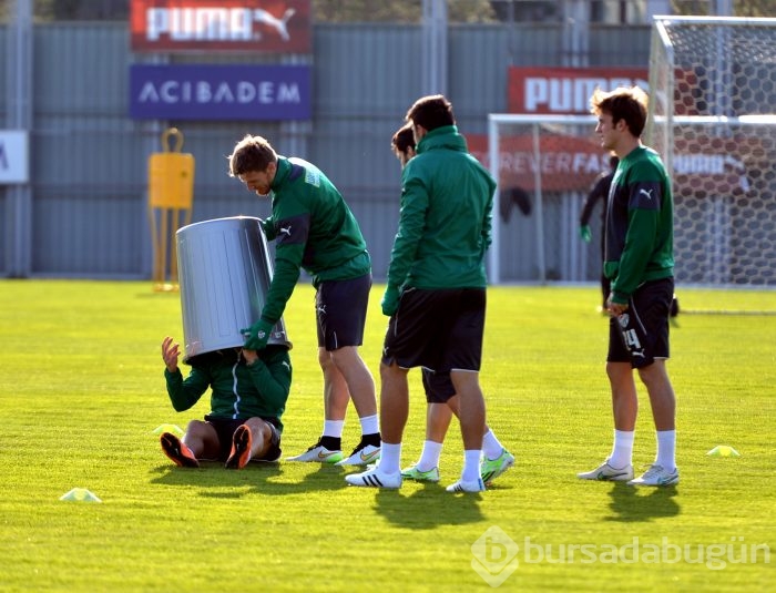 Bursasporlu futbolcular Çanakkale şehitlerini andı!