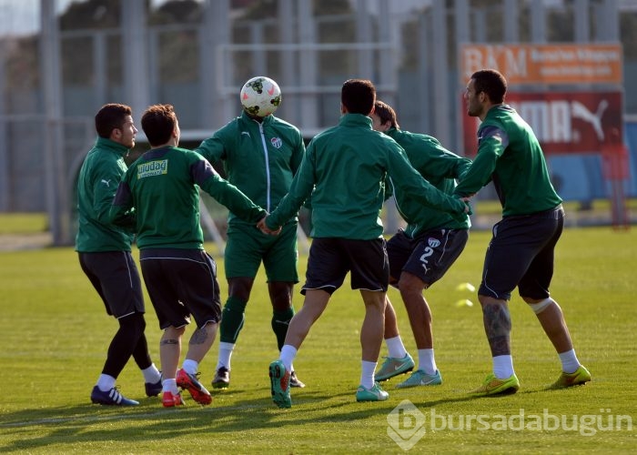 Bursasporlu futbolcular Çanakkale şehitlerini andı!