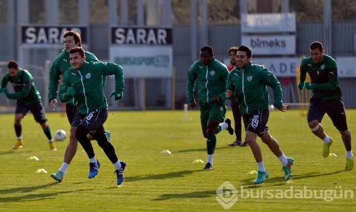 Bursasporlu futbolcular Çanakkale şehitlerini andı!