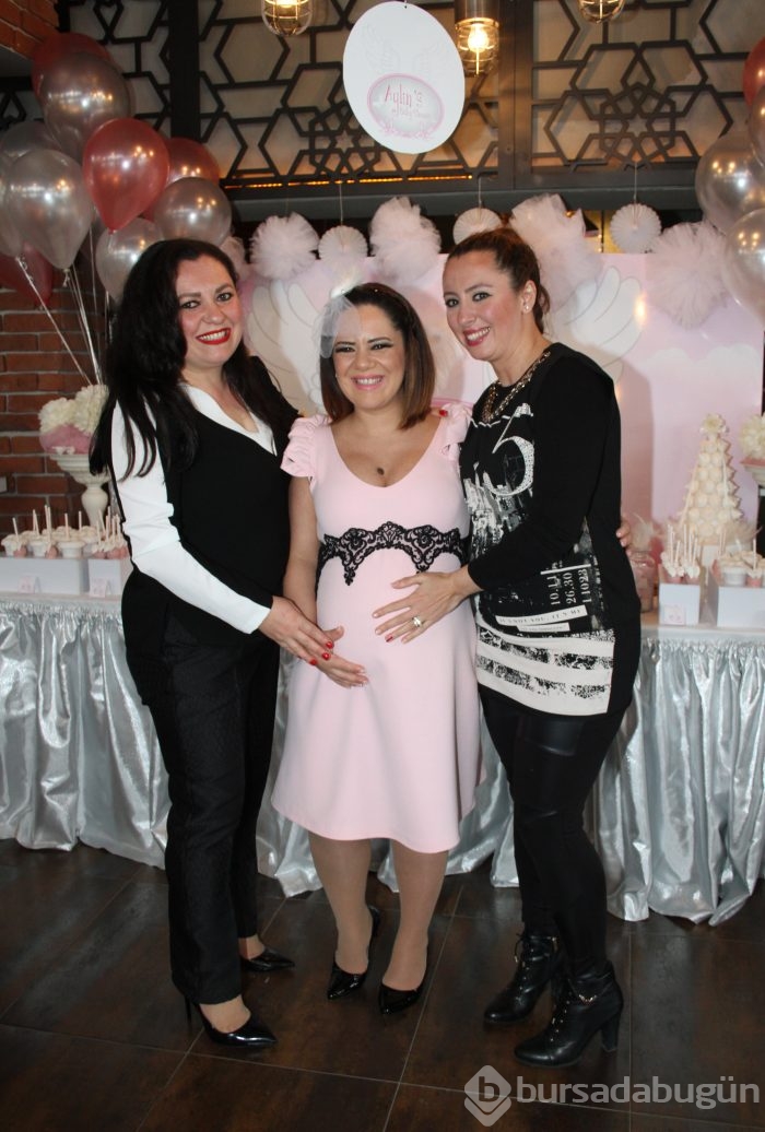 Aylin Yapıcı'ya sürpriz Baby Shower partisi...