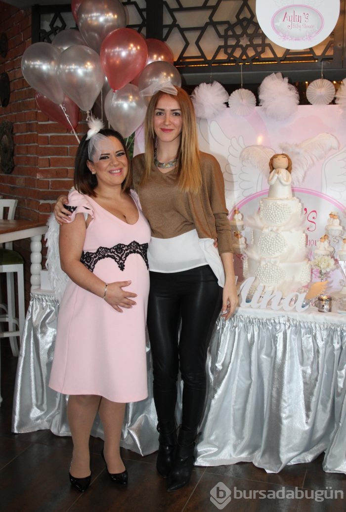 Aylin Yapıcı'ya sürpriz Baby Shower partisi...