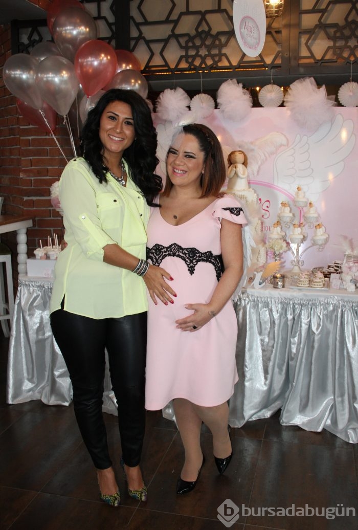 Aylin Yapıcı'ya sürpriz Baby Shower partisi...