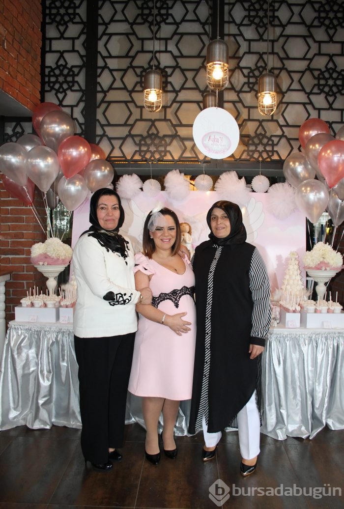 Aylin Yapıcı'ya sürpriz Baby Shower partisi...