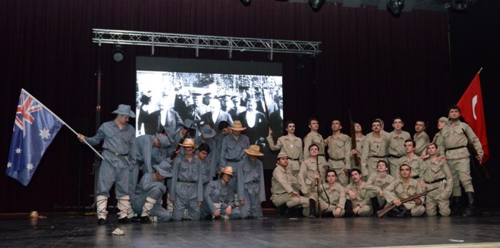 'Savaş değil, barışın öyküsü' Nilüfer'de sahnelendi...
