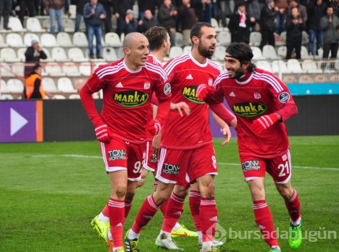 Timsah Sivas'ta buz kesti!