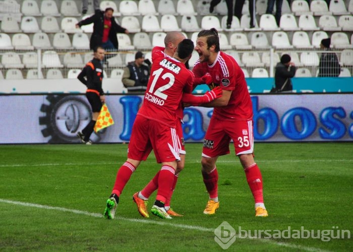 Timsah Sivas'ta buz kesti!