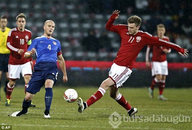Bendtner'den hat-trick şov!