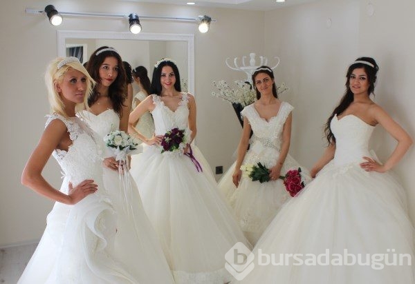 Ece Kaytan'dan Bursa'da bir ilk mağaza defilesi...