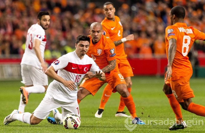 Hayallerimizi uzatmada Sneijder yıktı!