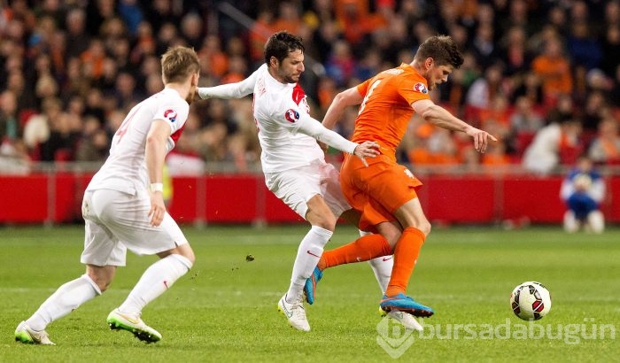 Hayallerimizi uzatmada Sneijder yıktı!
