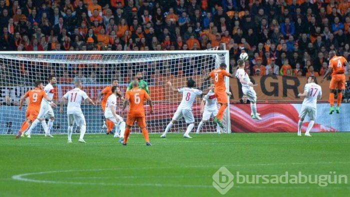 Hayallerimizi uzatmada Sneijder yıktı!