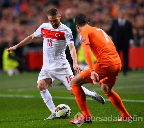 Hayallerimizi uzatmada Sneijder yıktı!