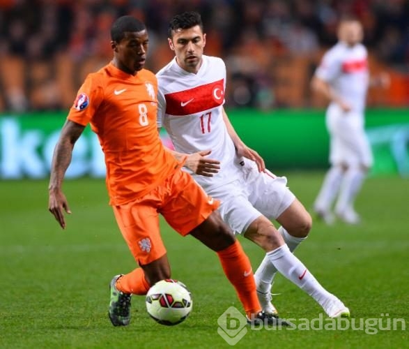 Hayallerimizi uzatmada Sneijder yıktı!