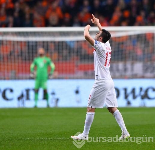 Hayallerimizi uzatmada Sneijder yıktı!