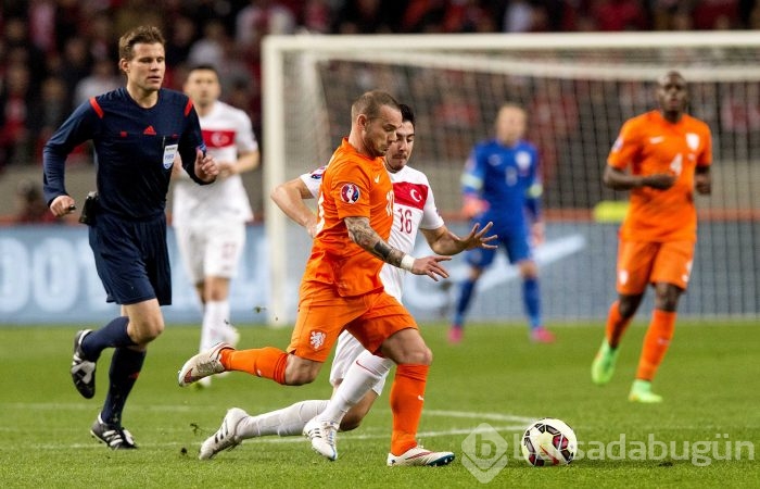 Hayallerimizi uzatmada Sneijder yıktı!