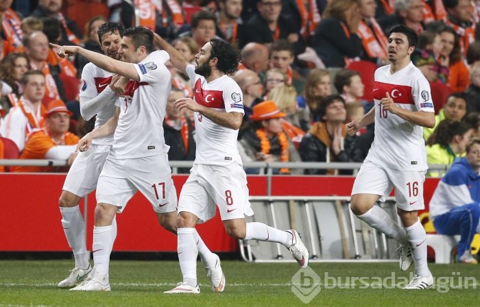 Hayallerimizi uzatmada Sneijder yıktı!