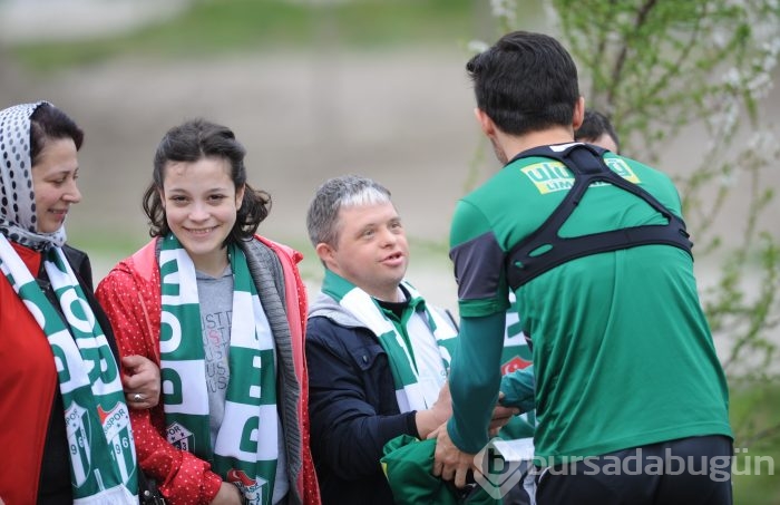 Otizmli öğrencilerin Bursaspor coşkusu!