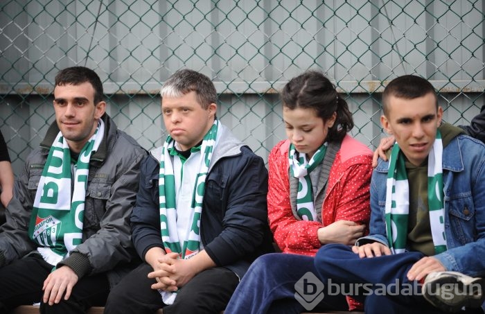Otizmli öğrencilerin Bursaspor coşkusu!