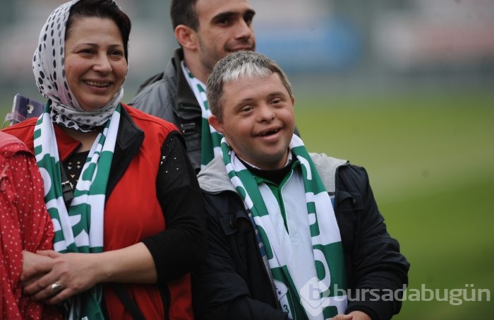 Otizmli öğrencilerin Bursaspor coşkusu!