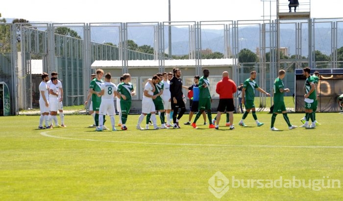 Özlüce'de gol düellosunu Bursaspor kazandı!