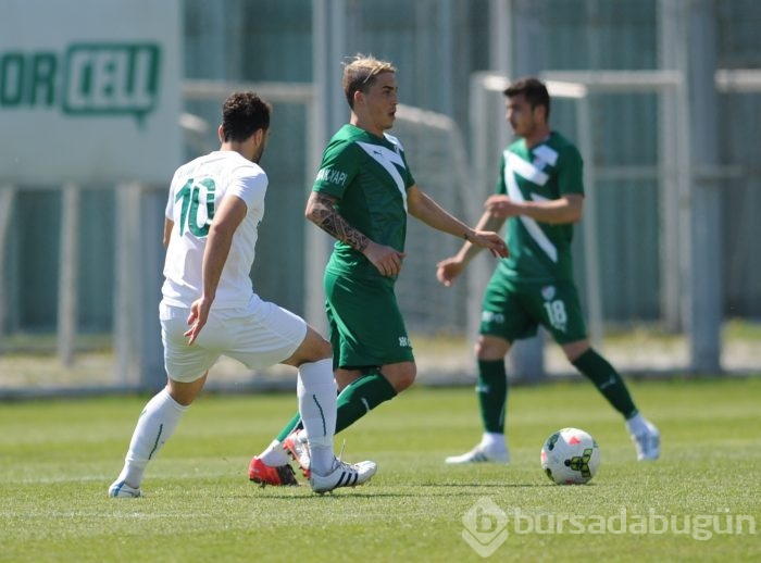 Özlüce'de gol düellosunu Bursaspor kazandı!