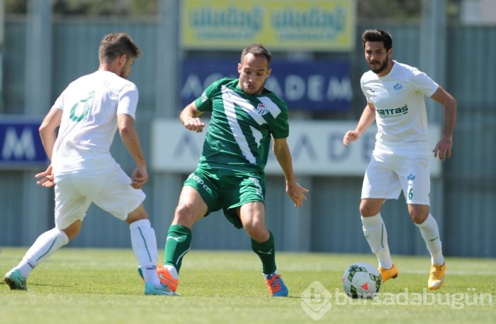 Özlüce'de gol düellosunu Bursaspor kazandı!
