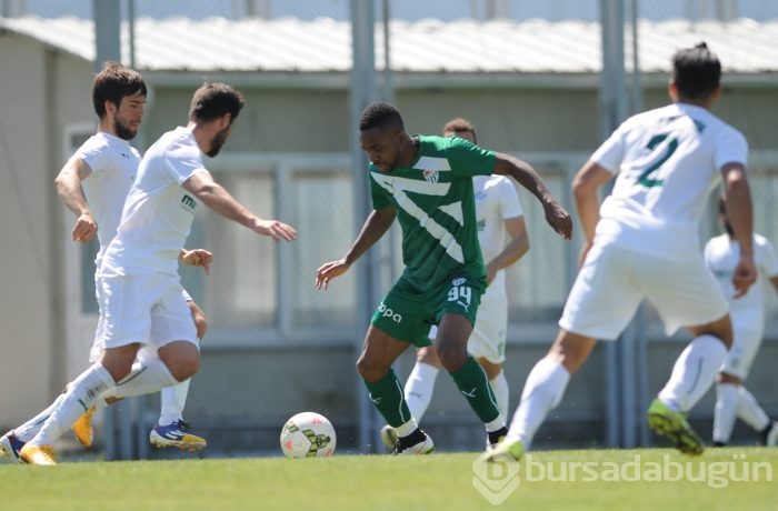 Özlüce'de gol düellosunu Bursaspor kazandı!