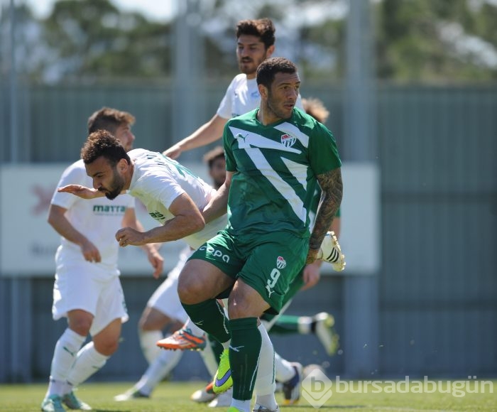 Özlüce'de gol düellosunu Bursaspor kazandı!