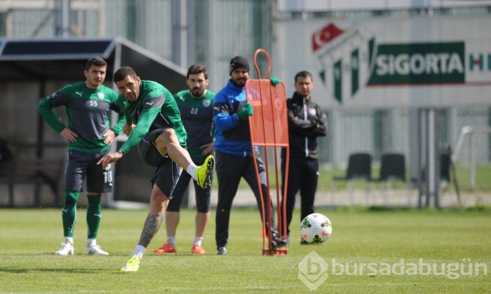 Özlüce'de şut yağmuru