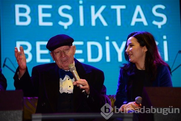 Kayahan 14 yıl sonra Nilüfer'le aynı sahnedeydi