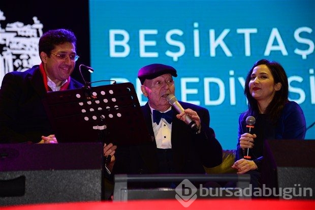 Kayahan 14 yıl sonra Nilüfer'le aynı sahnedeydi
