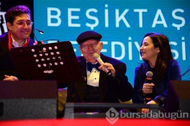 Kayahan 14 yıl sonra Nilüfer'le aynı sahnedeydi