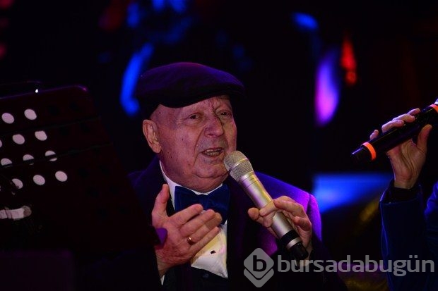 Kayahan 14 yıl sonra Nilüfer'le aynı sahnedeydi