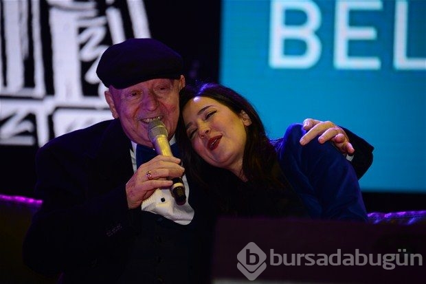 Kayahan 14 yıl sonra Nilüfer'le aynı sahnedeydi