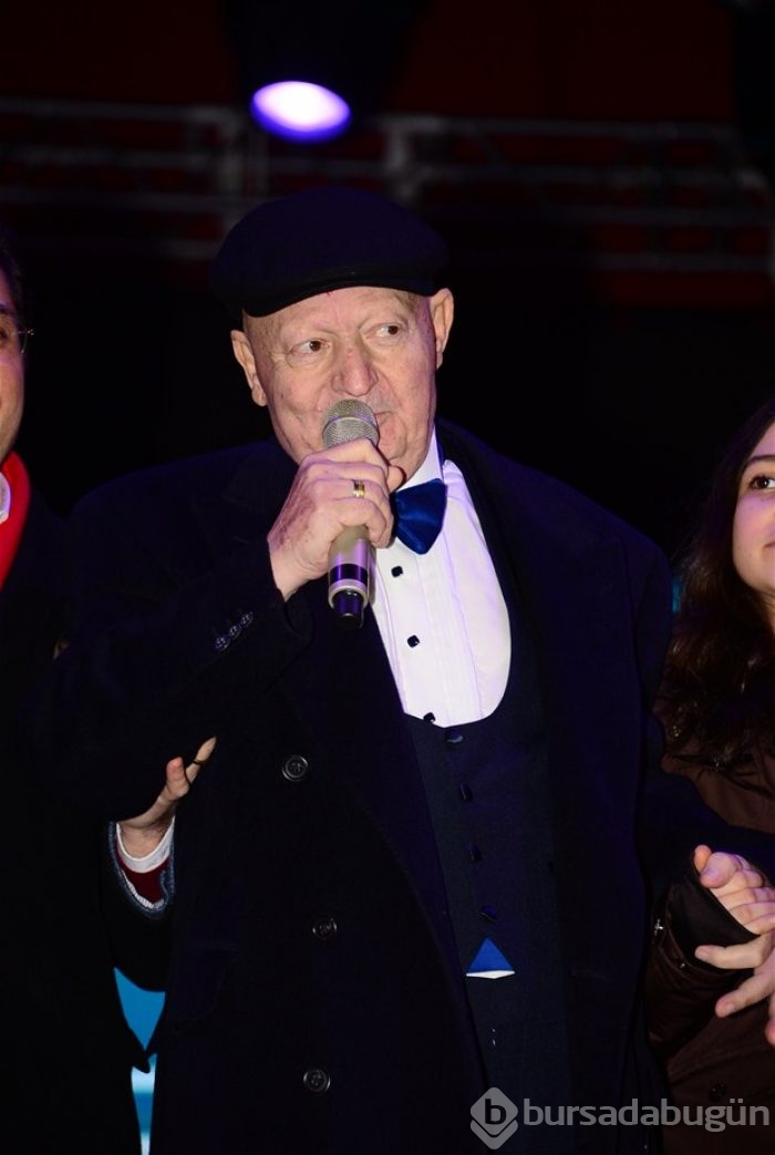 Kayahan 14 yıl sonra Nilüfer'le aynı sahnedeydi