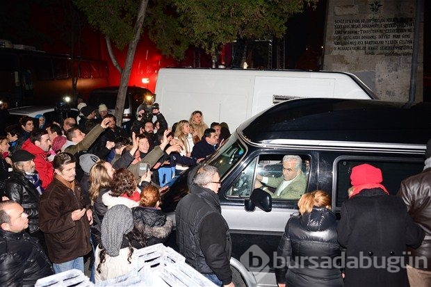 Kayahan 14 yıl sonra Nilüfer'le aynı sahnedeydi