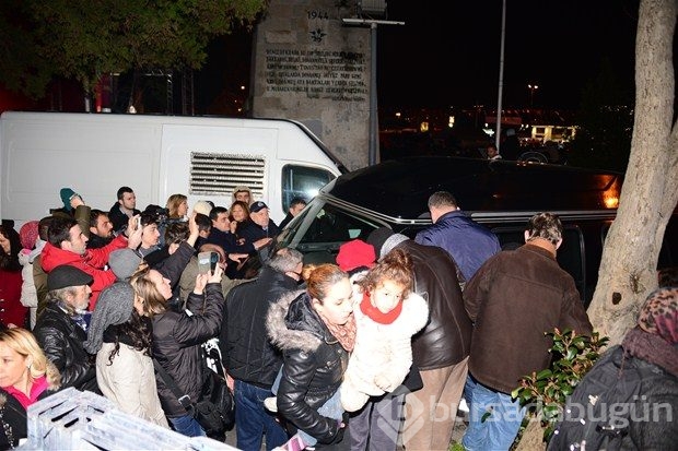 Kayahan 14 yıl sonra Nilüfer'le aynı sahnedeydi
