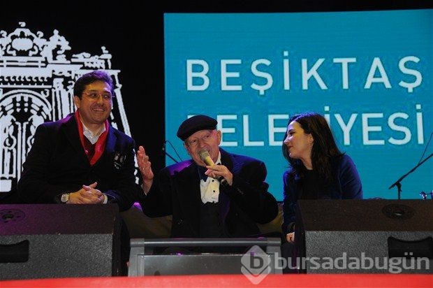 Kayahan 14 yıl sonra Nilüfer'le aynı sahnedeydi
