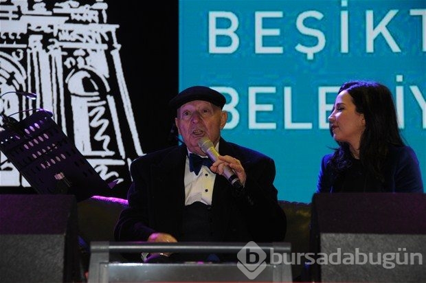 Kayahan 14 yıl sonra Nilüfer'le aynı sahnedeydi