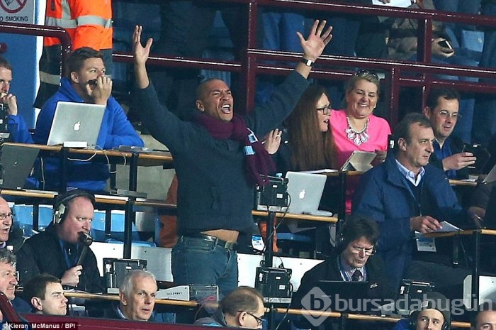 Benteke Aston Villa'yı ipten aldı!